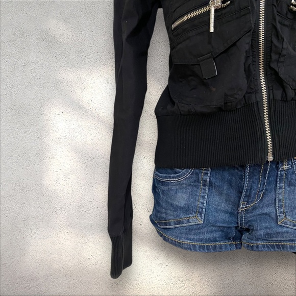 Y2K BIZZ Black Zip Up Bomber Jacket with Gold Back Print Detailing - Picture 4 of 8